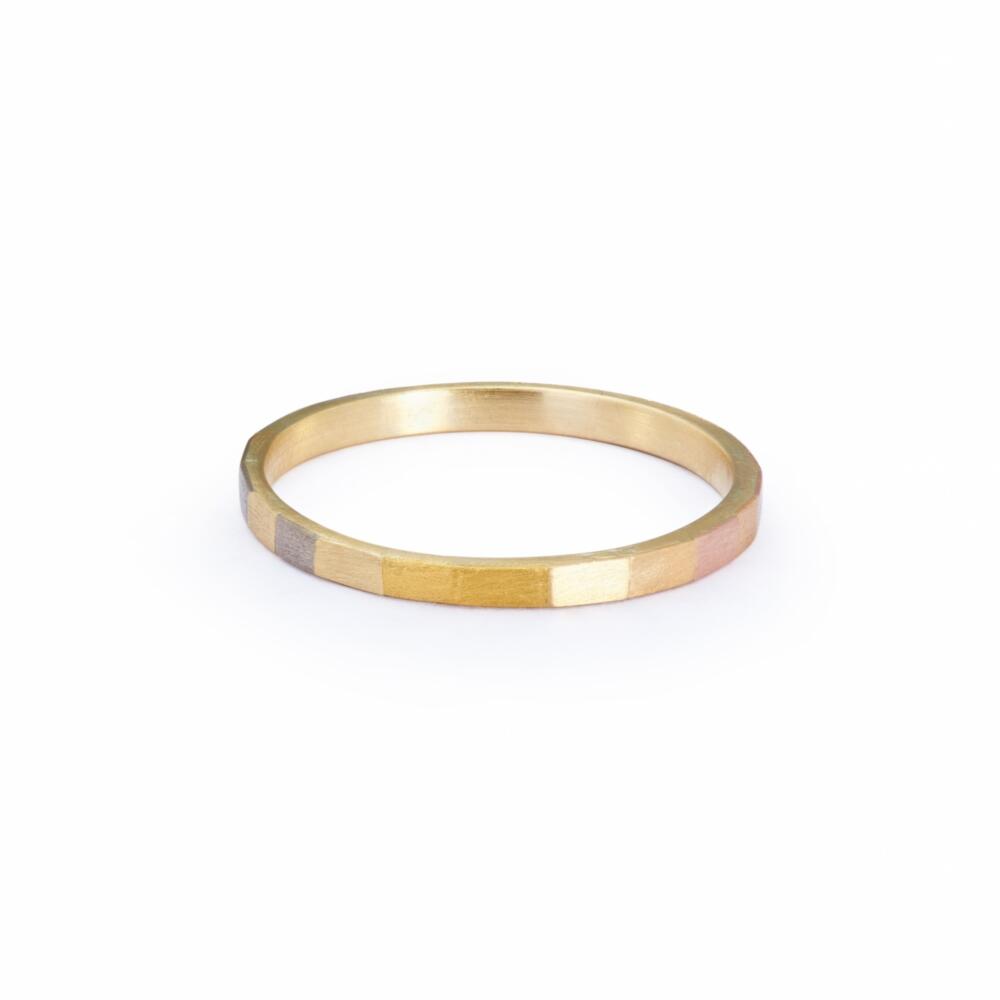 Sia Taylor KR10 ARAIN Rainbow Gold Faceted Band WB