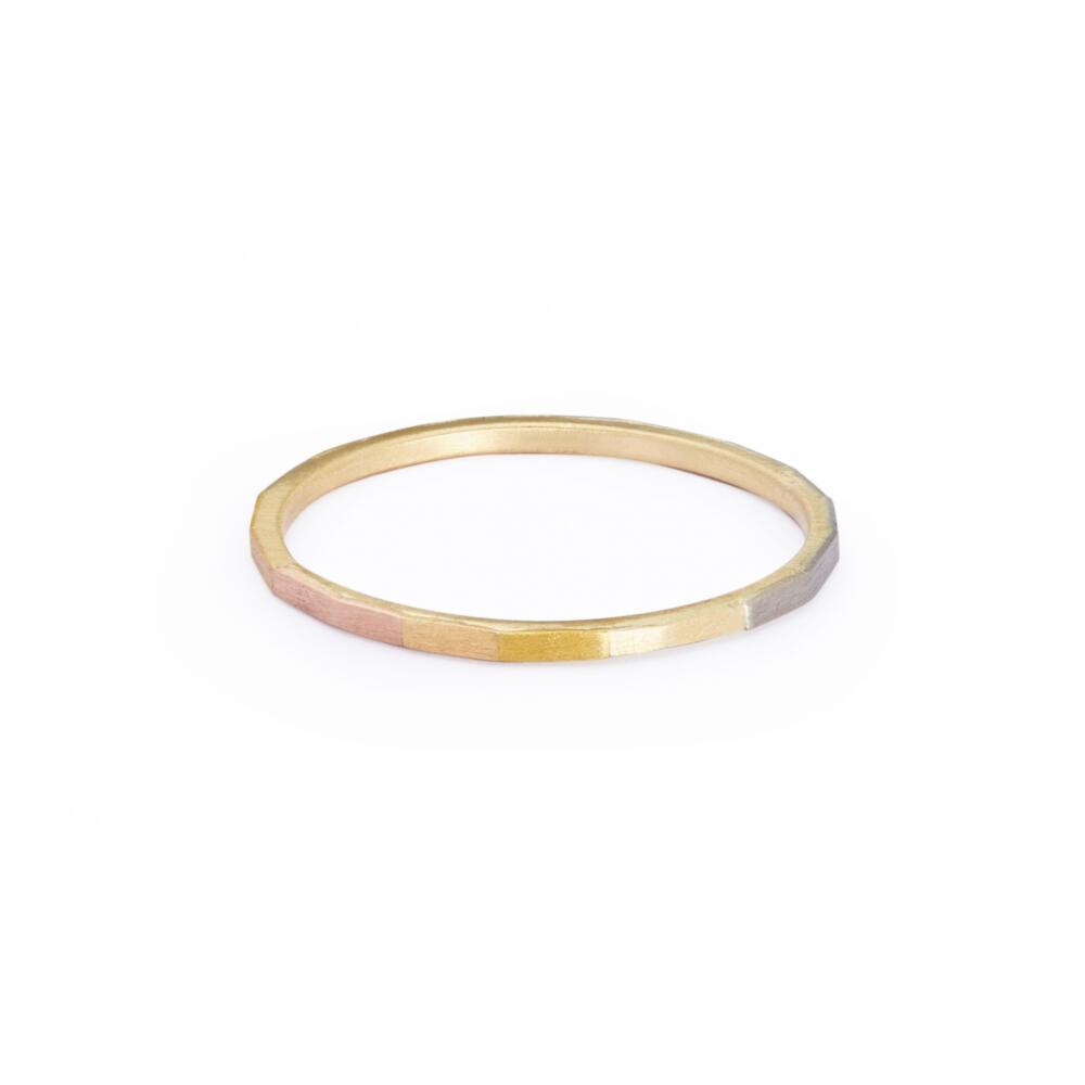 Sia Taylor KR9 ARAIN Super Fine Rainbow Gold Faceted Band WB