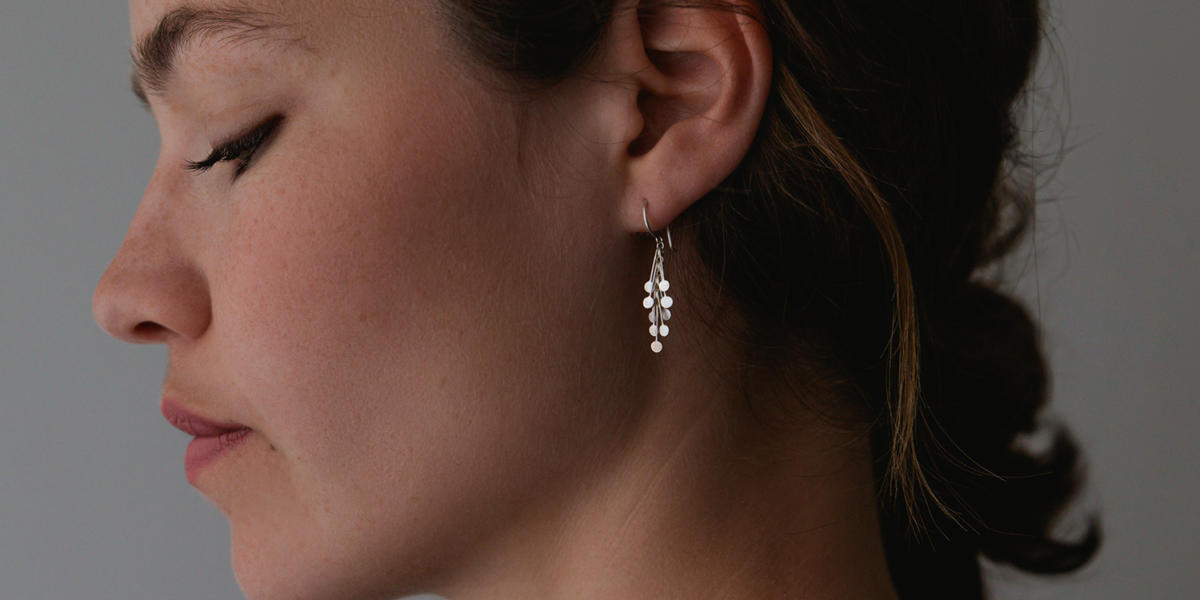 日本未入荷Heiの[sv925] dot oval earring 全2色 SiaTaylor-DE24S-Silver-Dot-