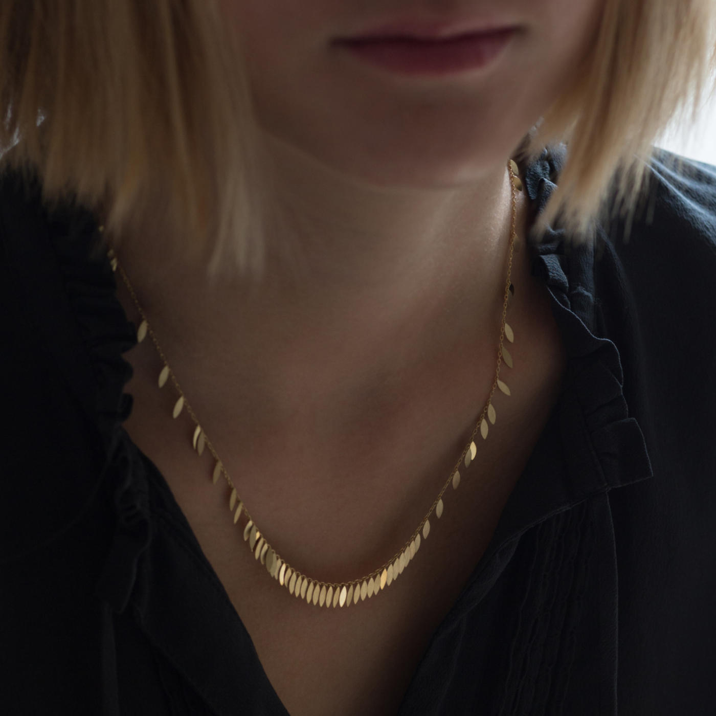 KLN1 Y Yellow Falling Leaf Necklace M