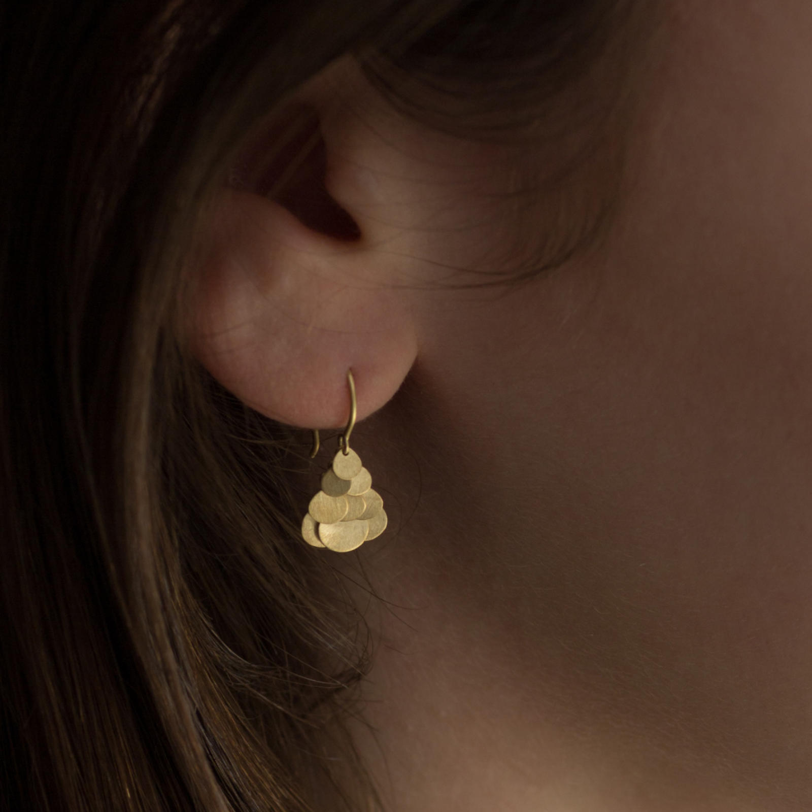 Sia Taylor FE12 Y Yellow Gold Tiny Hummingbird Cluster Earrings M