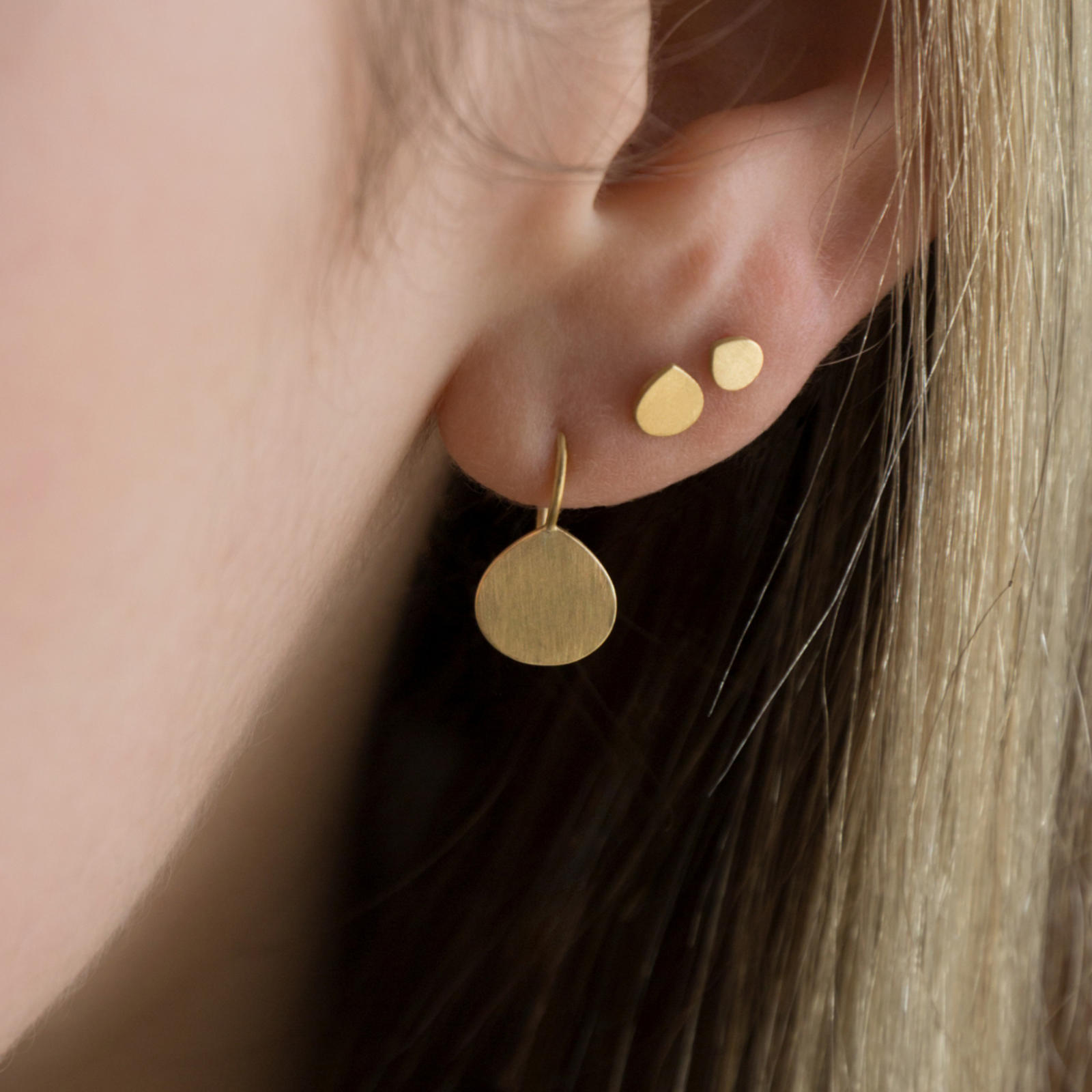 Sia Taylor FE16 Y Yellow Golden Plume Stud Earrings M