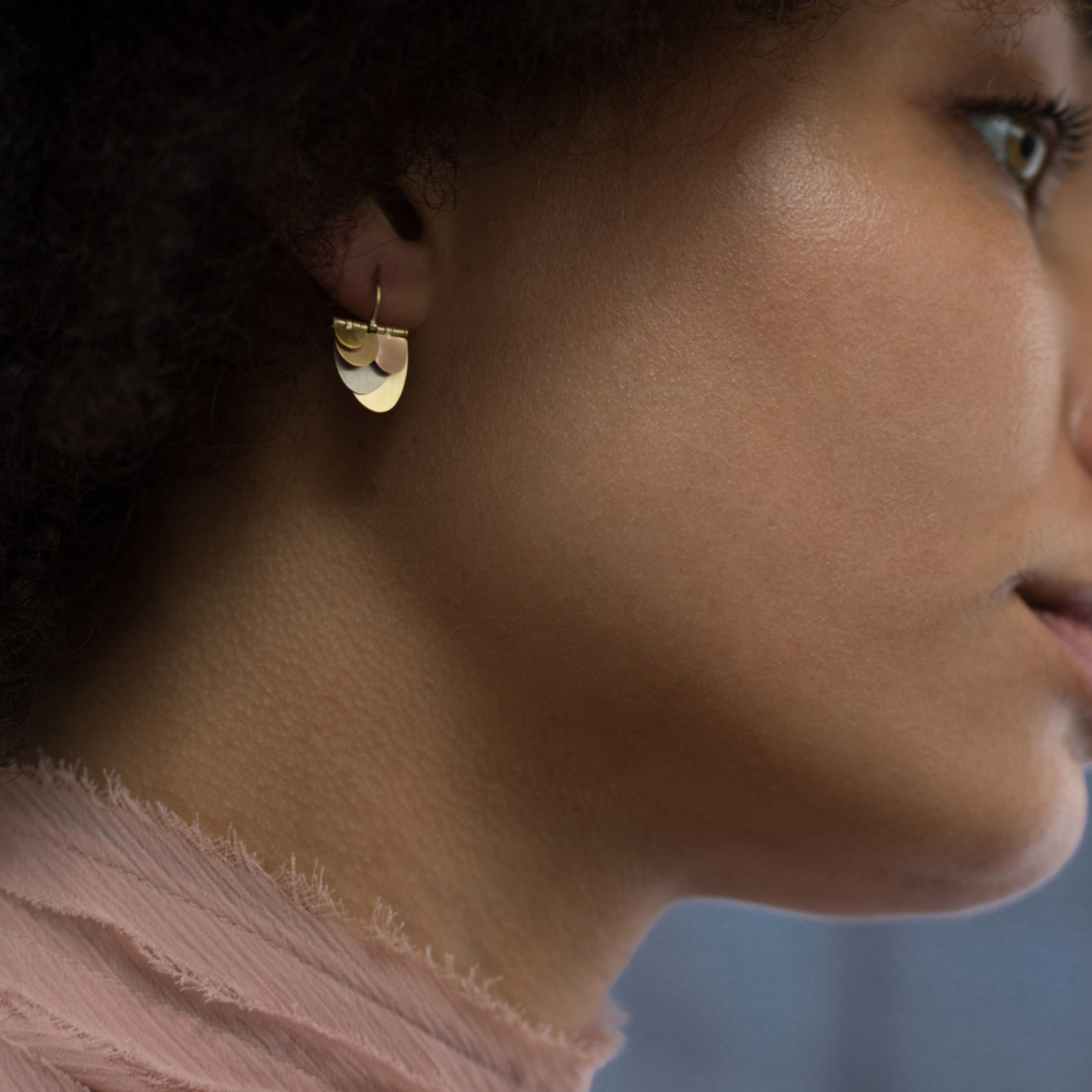 Sia Taylor FE4 RAIN Rainbow Gold Earrings M