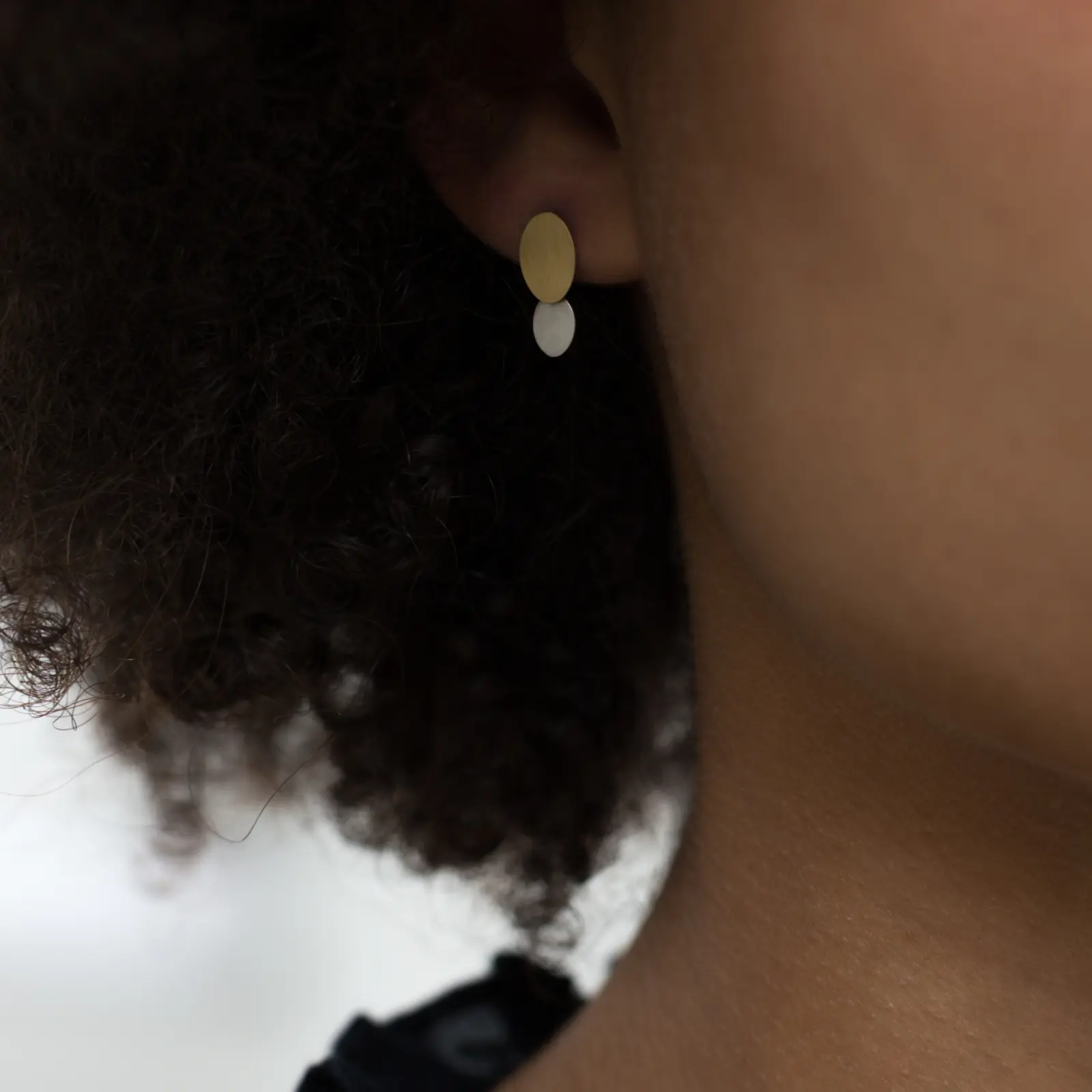 Sia Taylor FE10 YP Yellow Gold Platinum Stud Earrings M