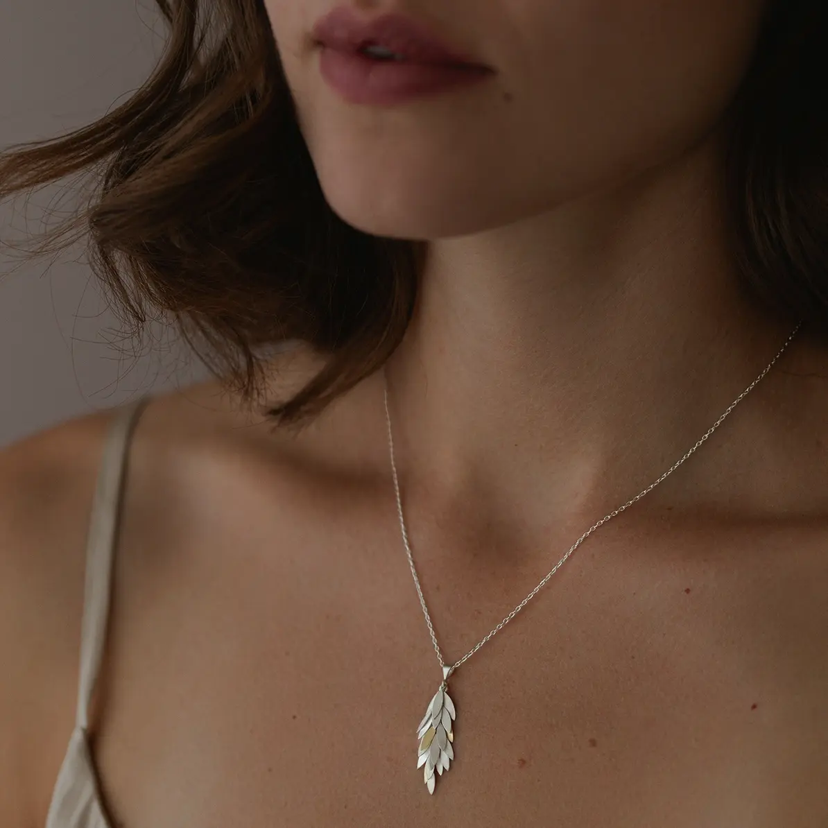 Sia Taylor KN23 SG Silver Leaf Pendant 2