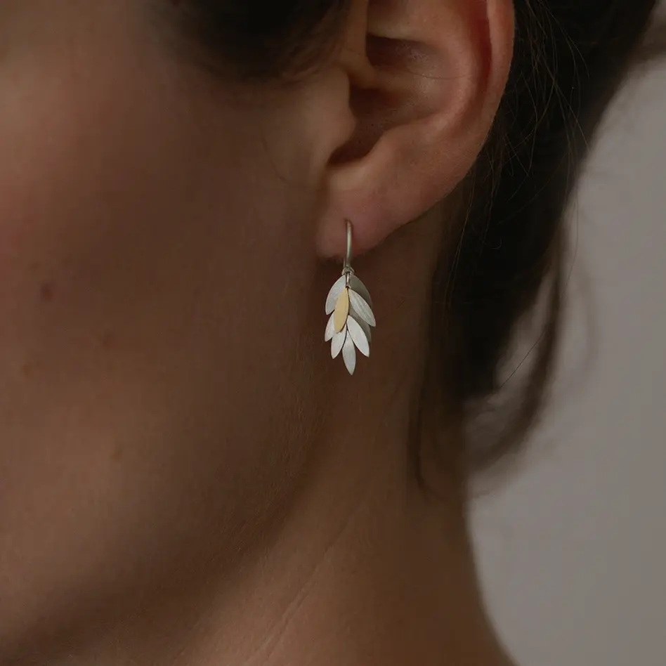 Sia Taylor KE23 SG Silver Small Leaf Earrings 3