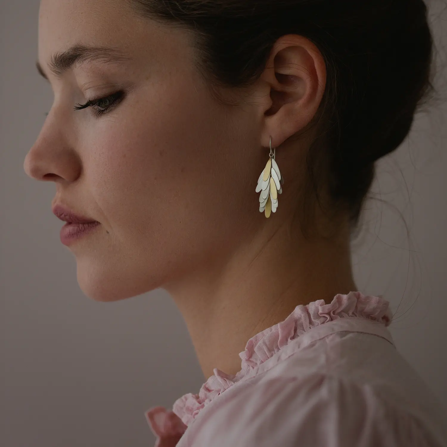 Sia Taylor ME12 SG Silver Daisy Earring 2