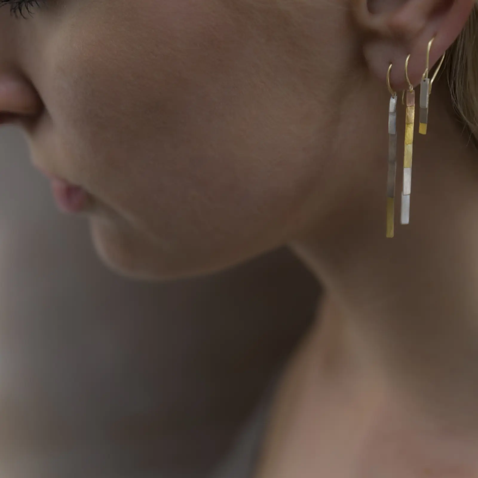 Sia Taylor KE34 RAIN Rainbow Gold Sunset Earring M