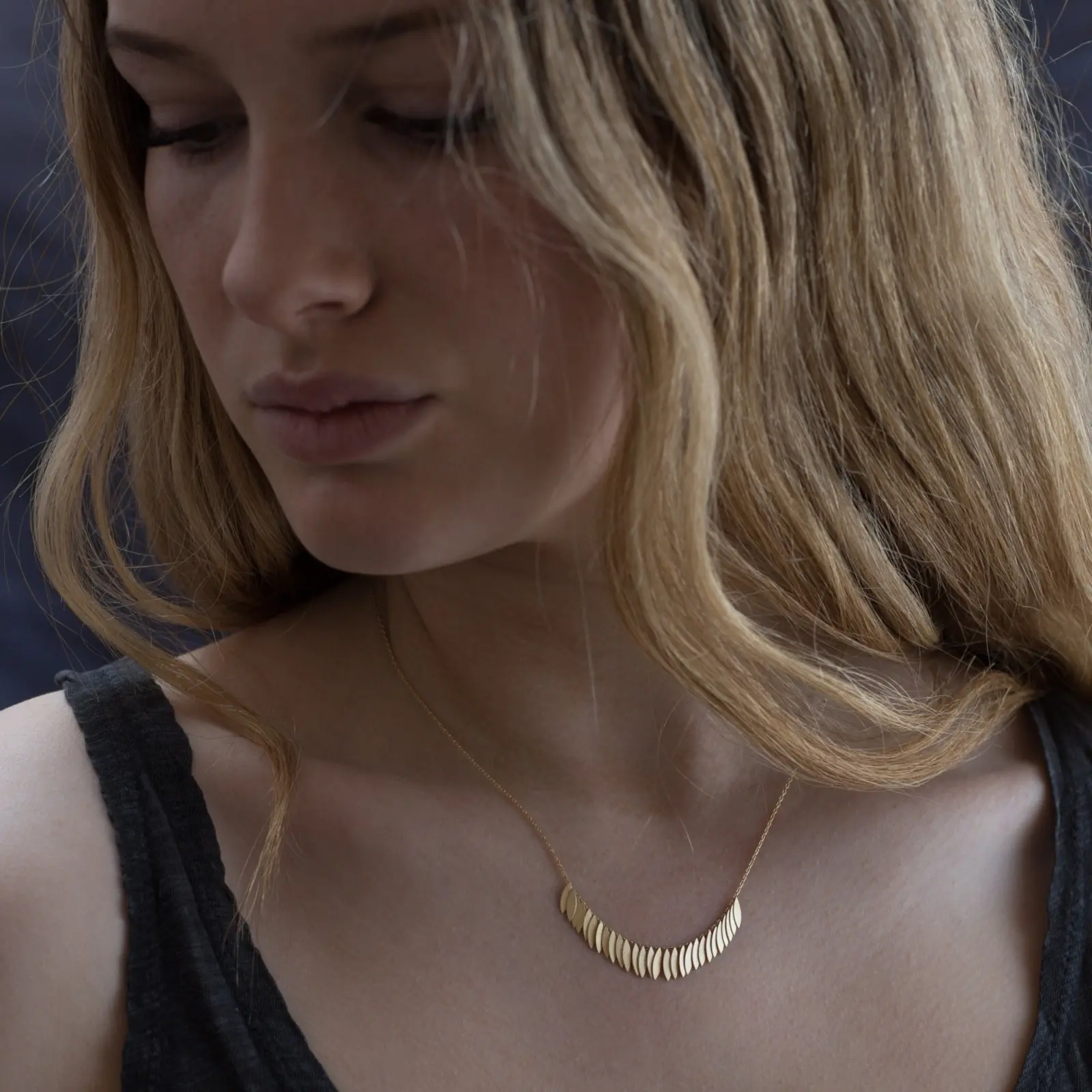 Sia Taylor KN21 Y Yellow Gold Golden Leaf Arc Necklace M