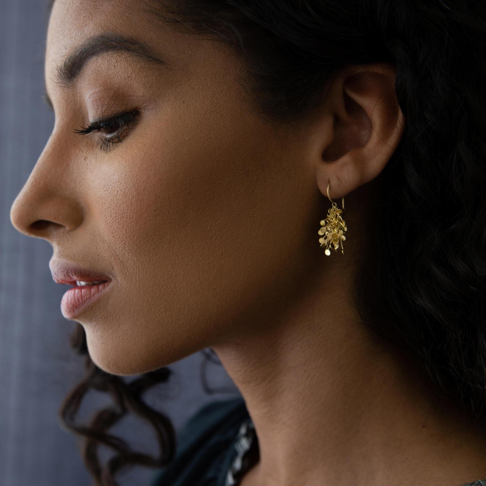 Sia Taylor BE14 Y Yellow Gold Dot Cluster Earrings M