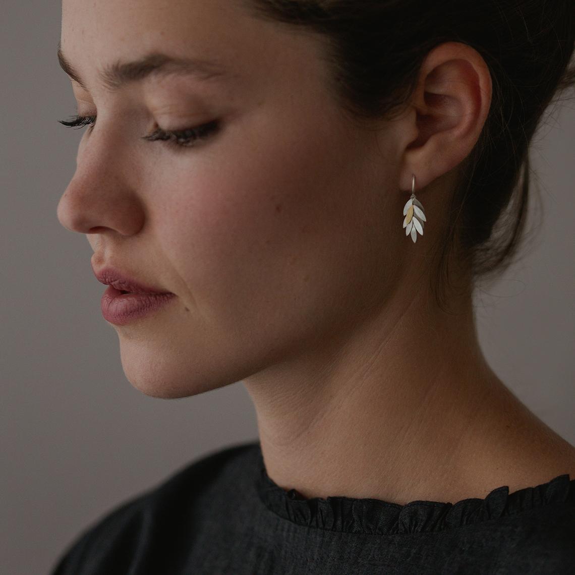 Sia Taylor KE23 SG Silver Small Leaf Earrings 2