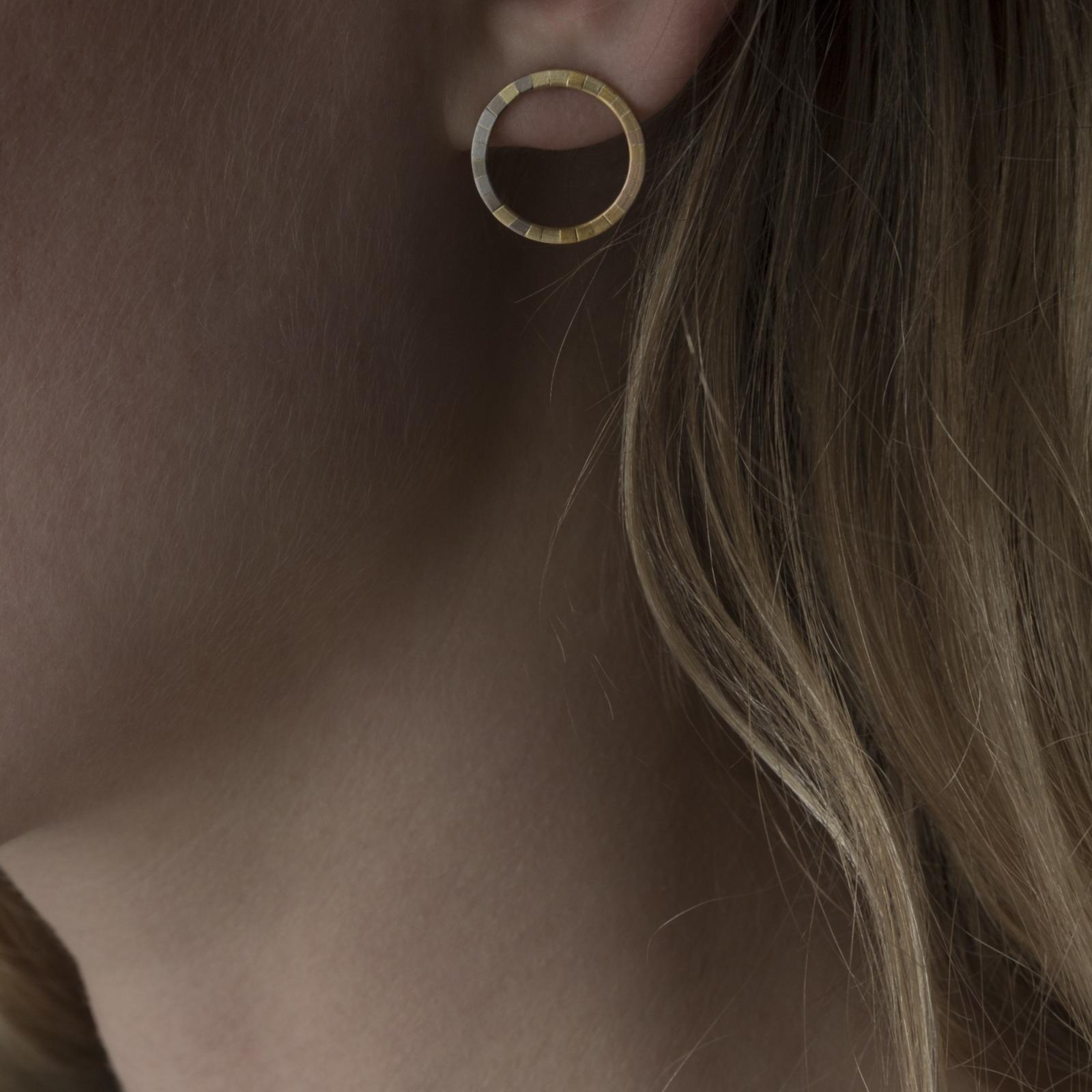 Sia Taylor KE27 RAIN Rainbow Gold Halo Stud M