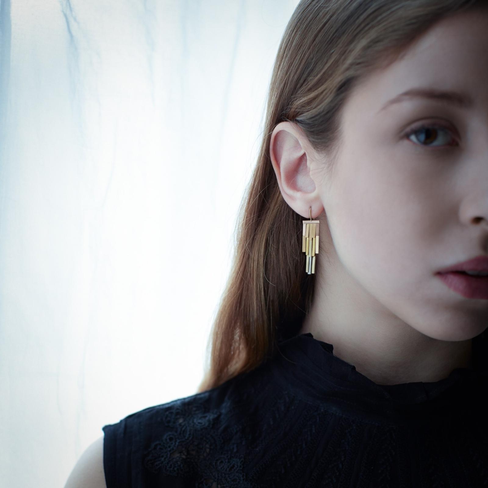 Sia Taylor KE2 RAIN Rainbow Golds Rainfall Earring M