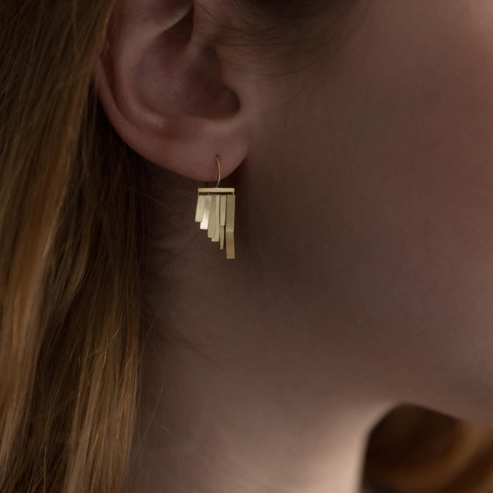 Sia Taylor KE33 Y Yellow Gold Tiny Rainfall Earrings M