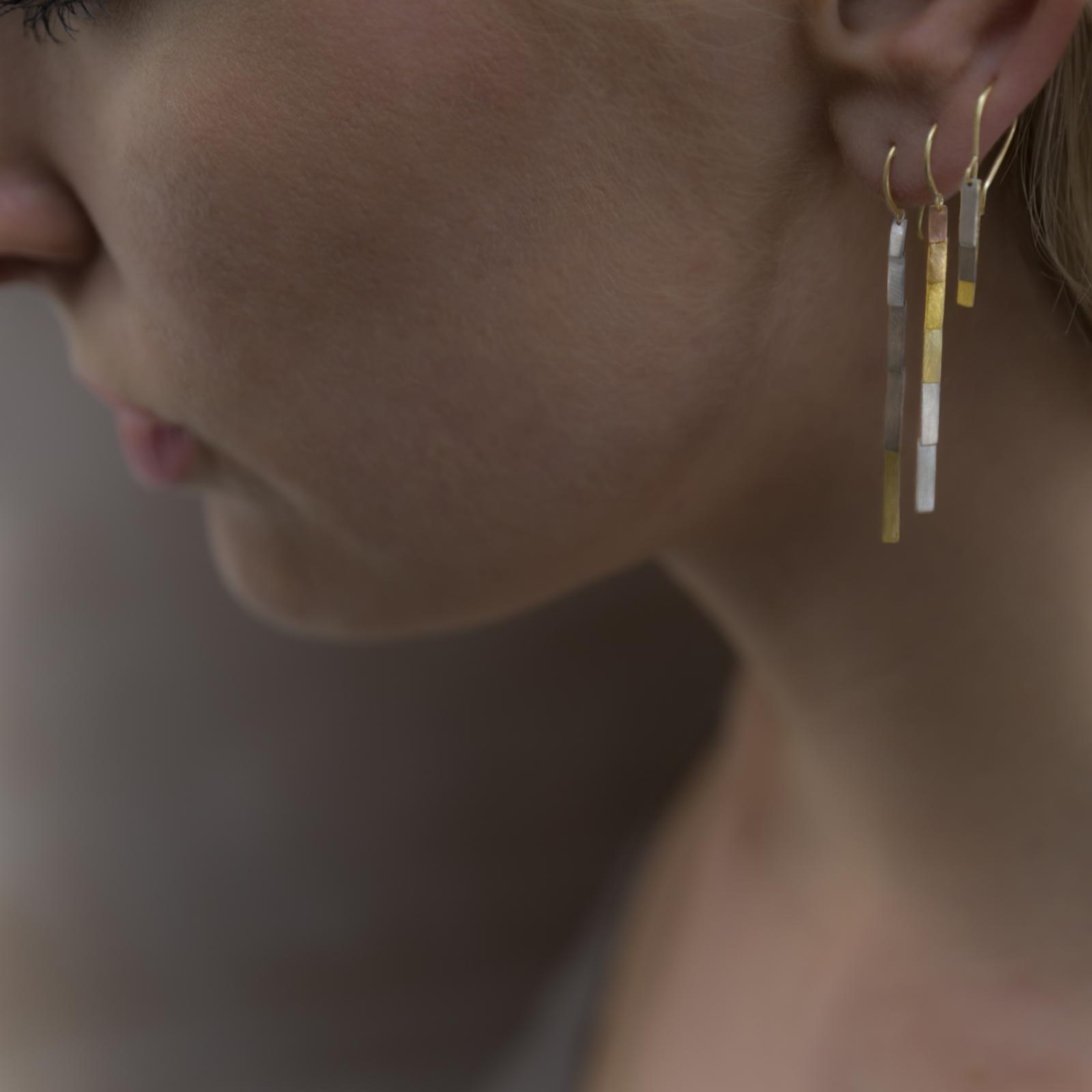 Sia Taylor KE34 RAIN Rainbow Gold Sunset Earring M