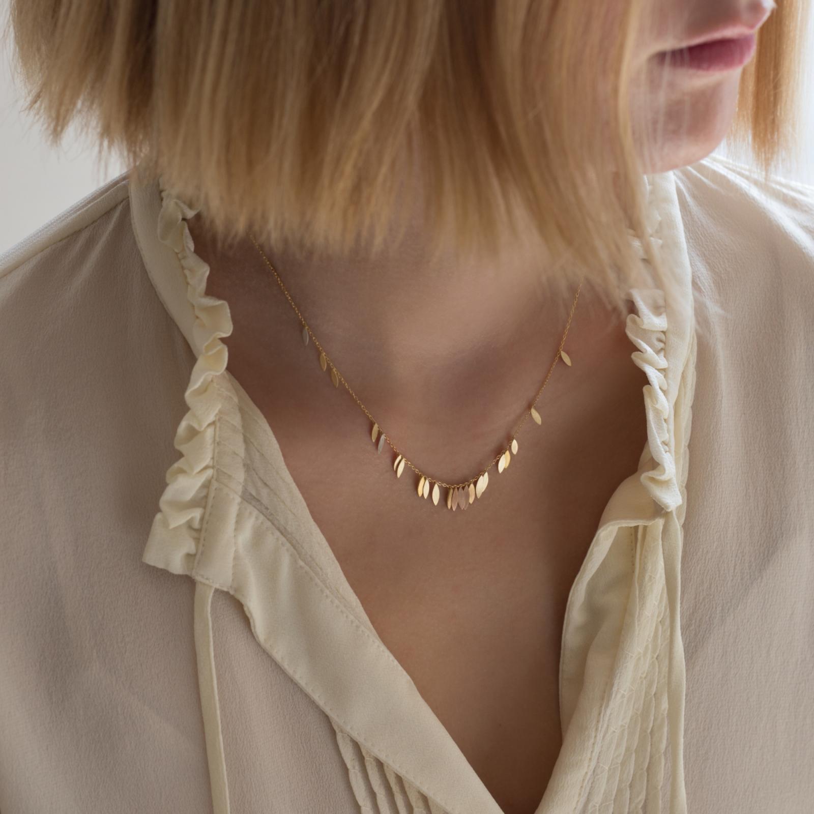 Sia Taylor KLN2 RAIN Rainbow Scattered Leaf Necklace M