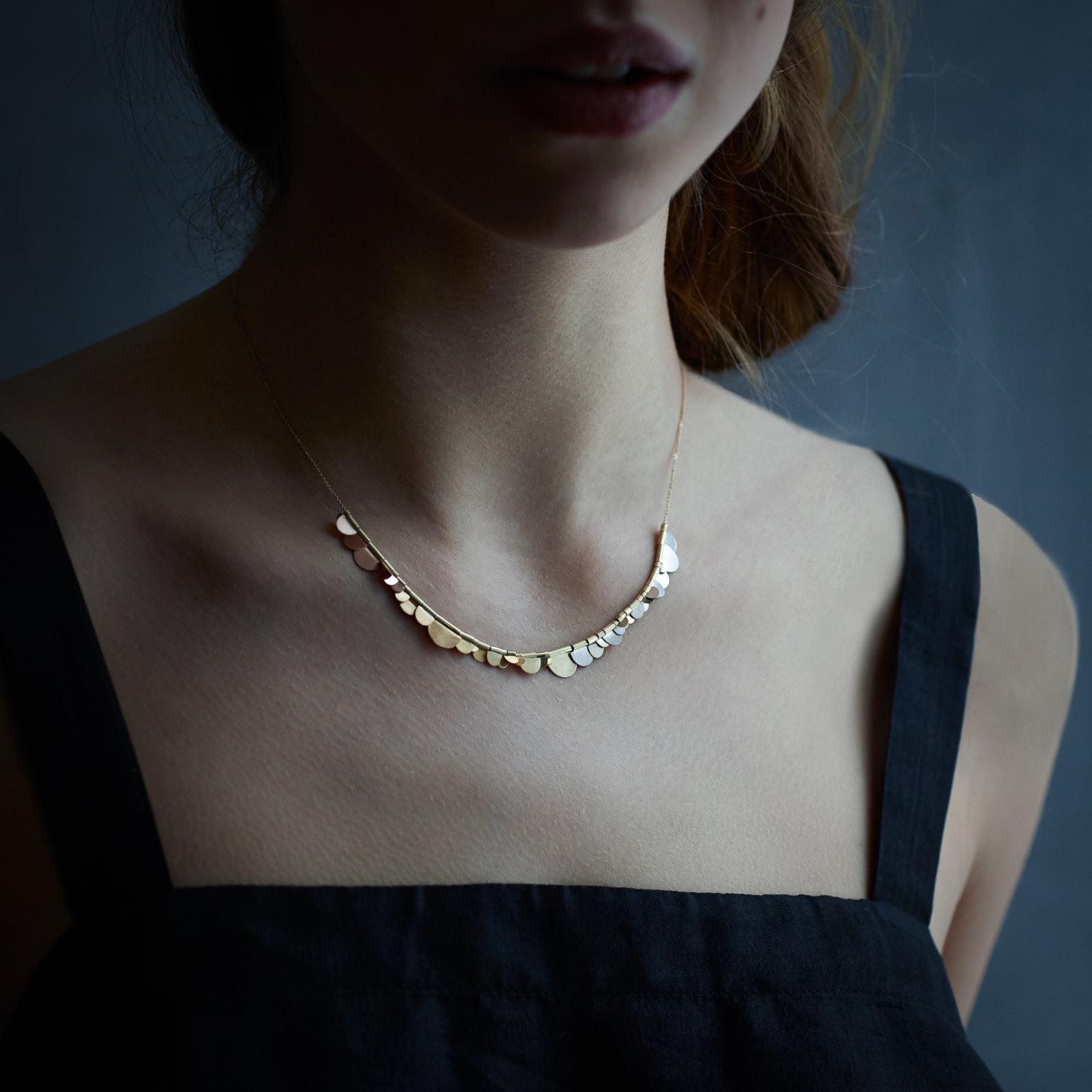 Sia Taylor KN3 Y Rainbow Golds Flora Necklace M