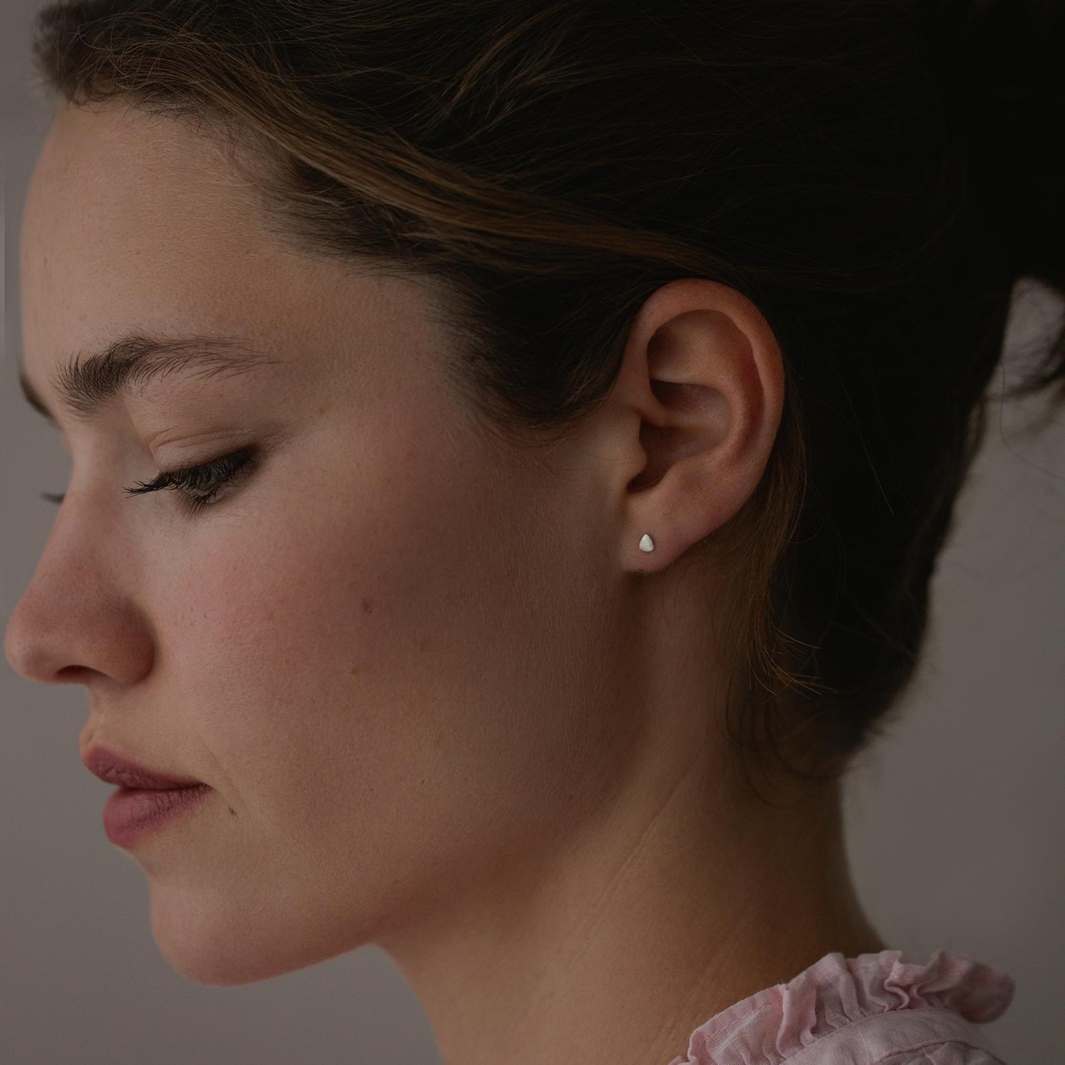 Sia Taylor ME25 S Silver Studs 2