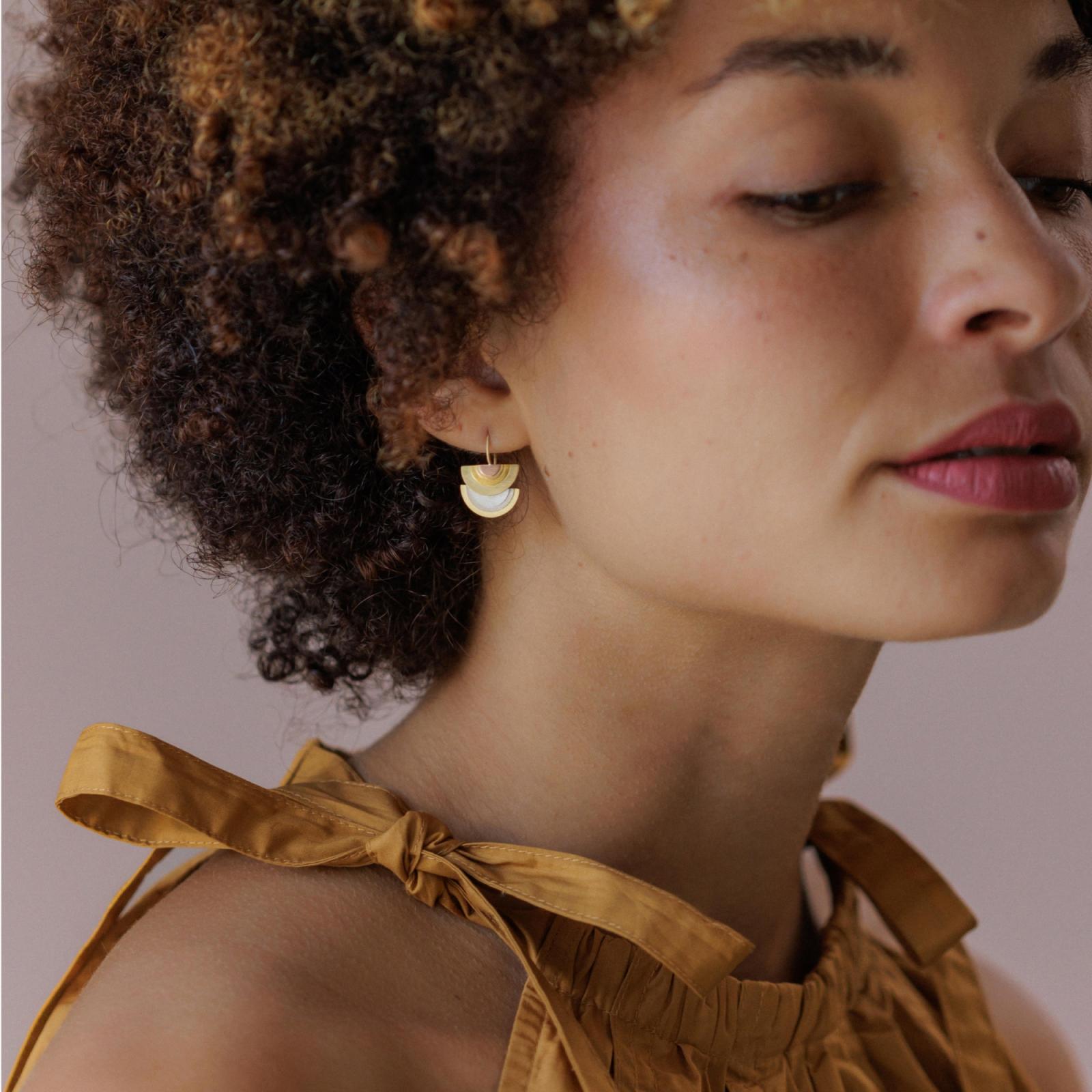 Sia Taylor RE4 RAIN Rainbow Gold Earrings 3