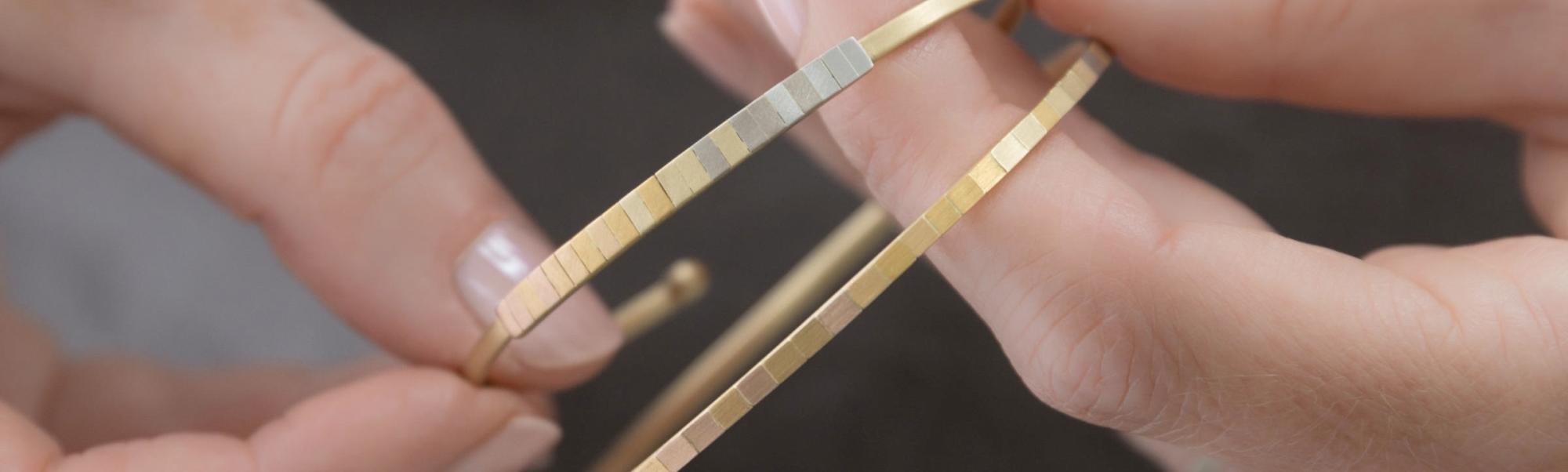 Sia Taylor Hands Sept2021 11 High Res desat