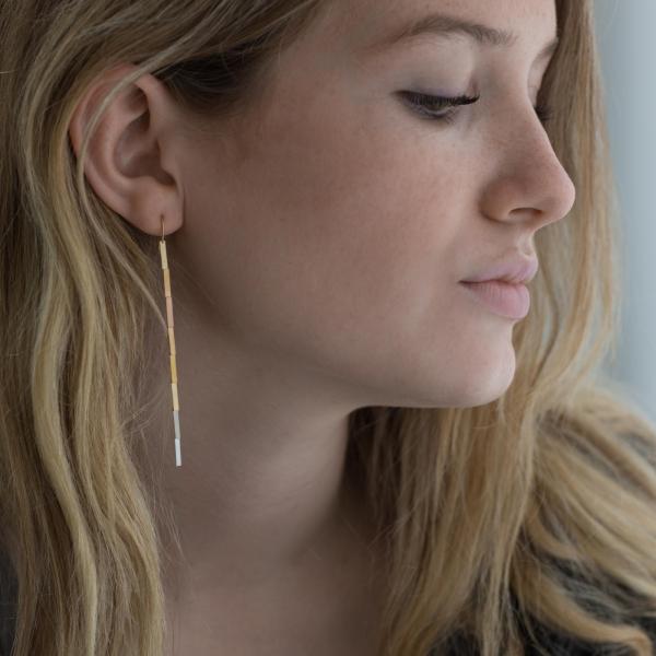 Sia Taylor KE32 SRAIN Rainbow Gold Sunset Earring M 2022 06 23 113558 tcrz