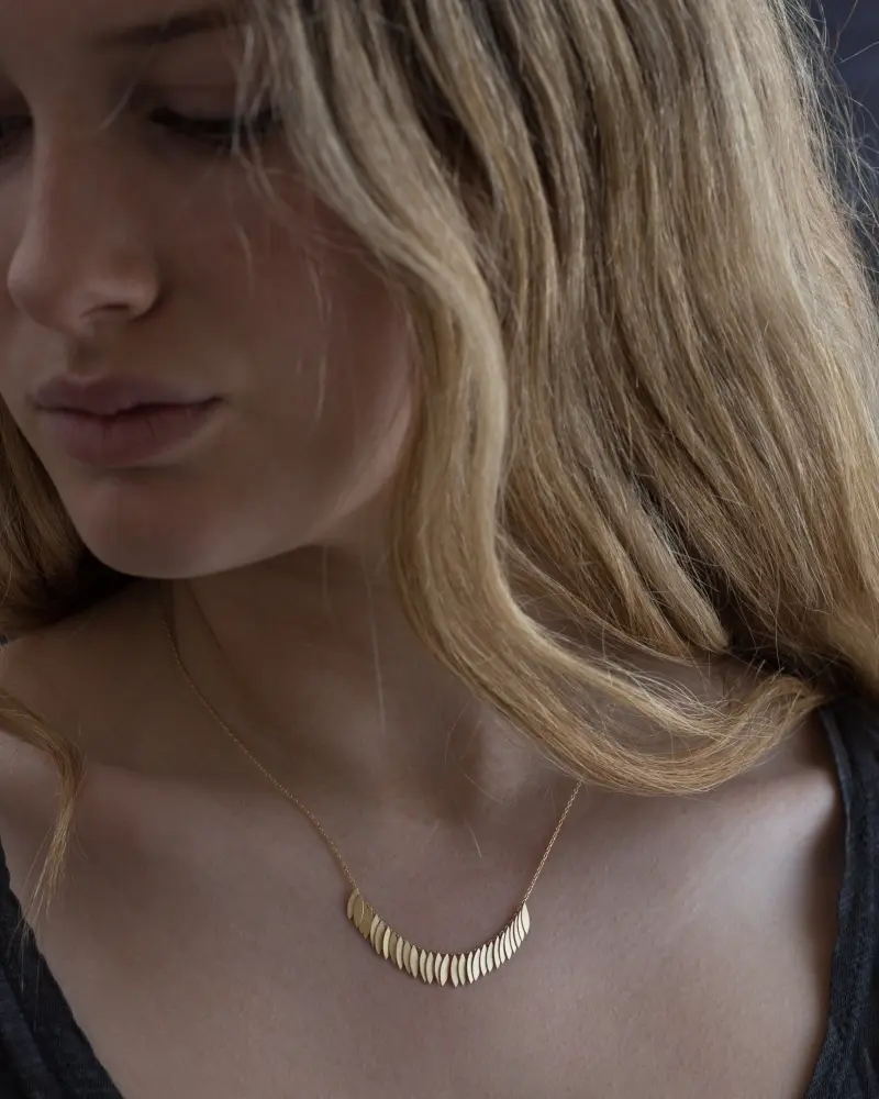 Sia Taylor KN21 Y Yellow Gold Golden Leaf Arc Necklace M