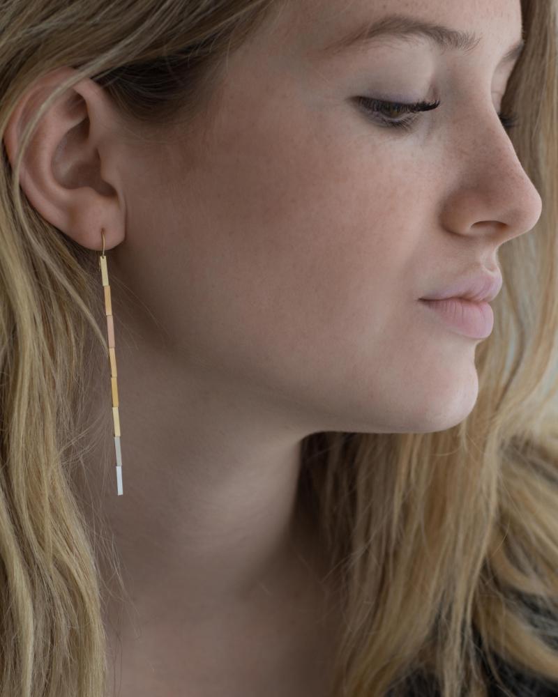 Sia Taylor KE32 SRAIN Rainbow Gold Sunset Earring M 2022 06 23 113558 tcrz