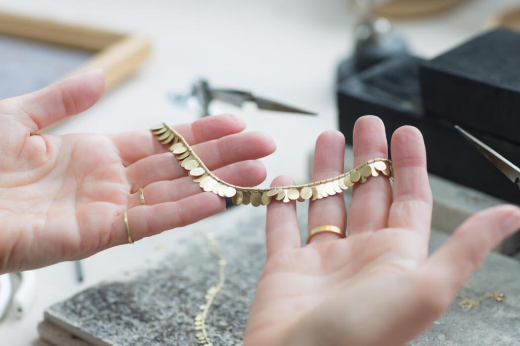 Sia Taylor Hands With Bracelet May2021 1 High Res